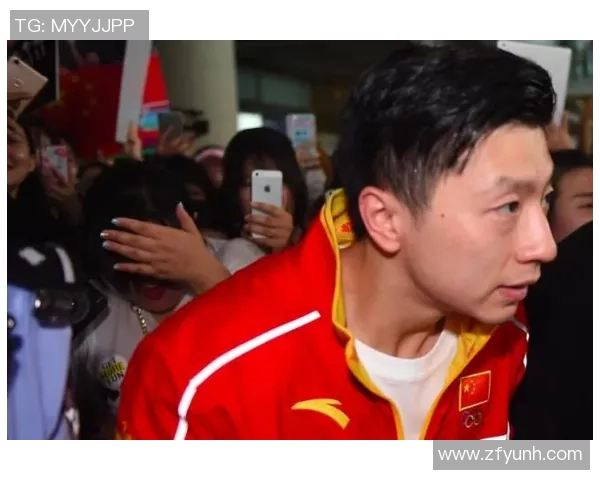 足球明星遭粉丝围堵引发热议视频曝光瞬间引发网络讨论